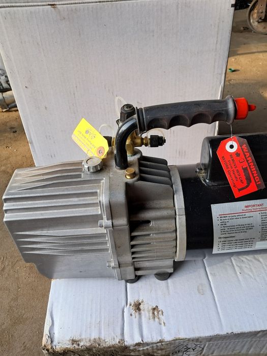 Вакуумний насос  новий