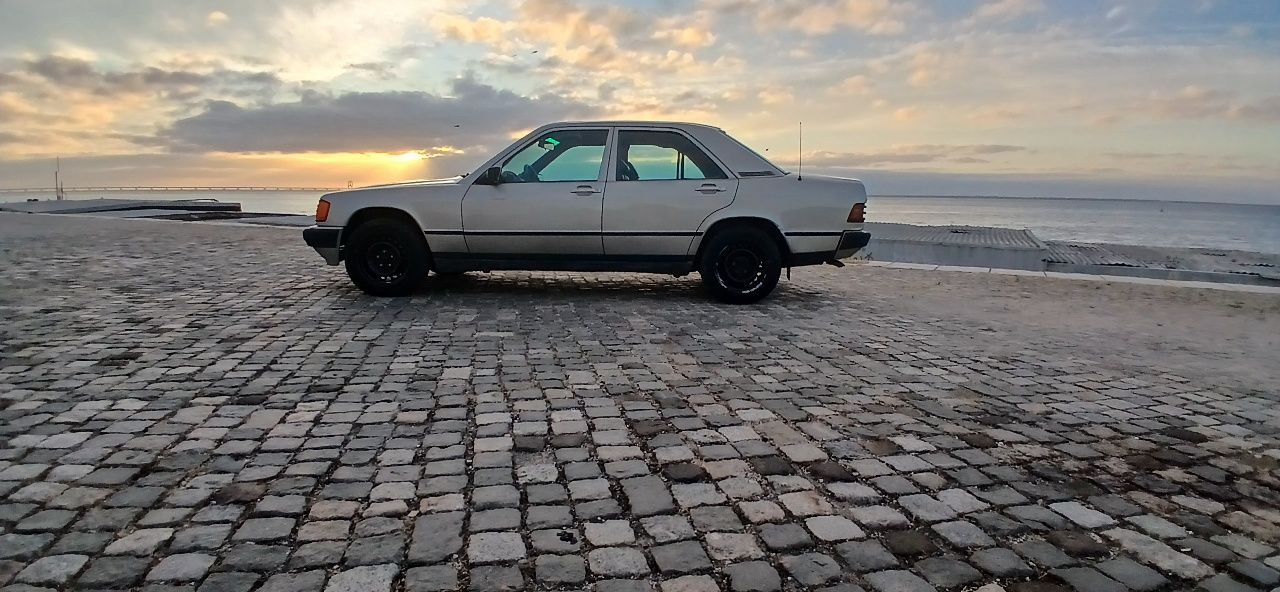 Mercedes Benz  190 D