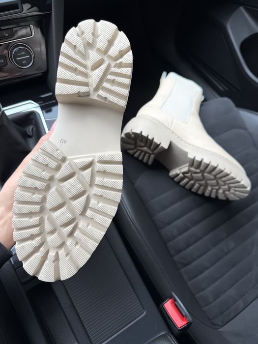 Челсі черевики шкіряні натуральна шкіра нові молочного кольору