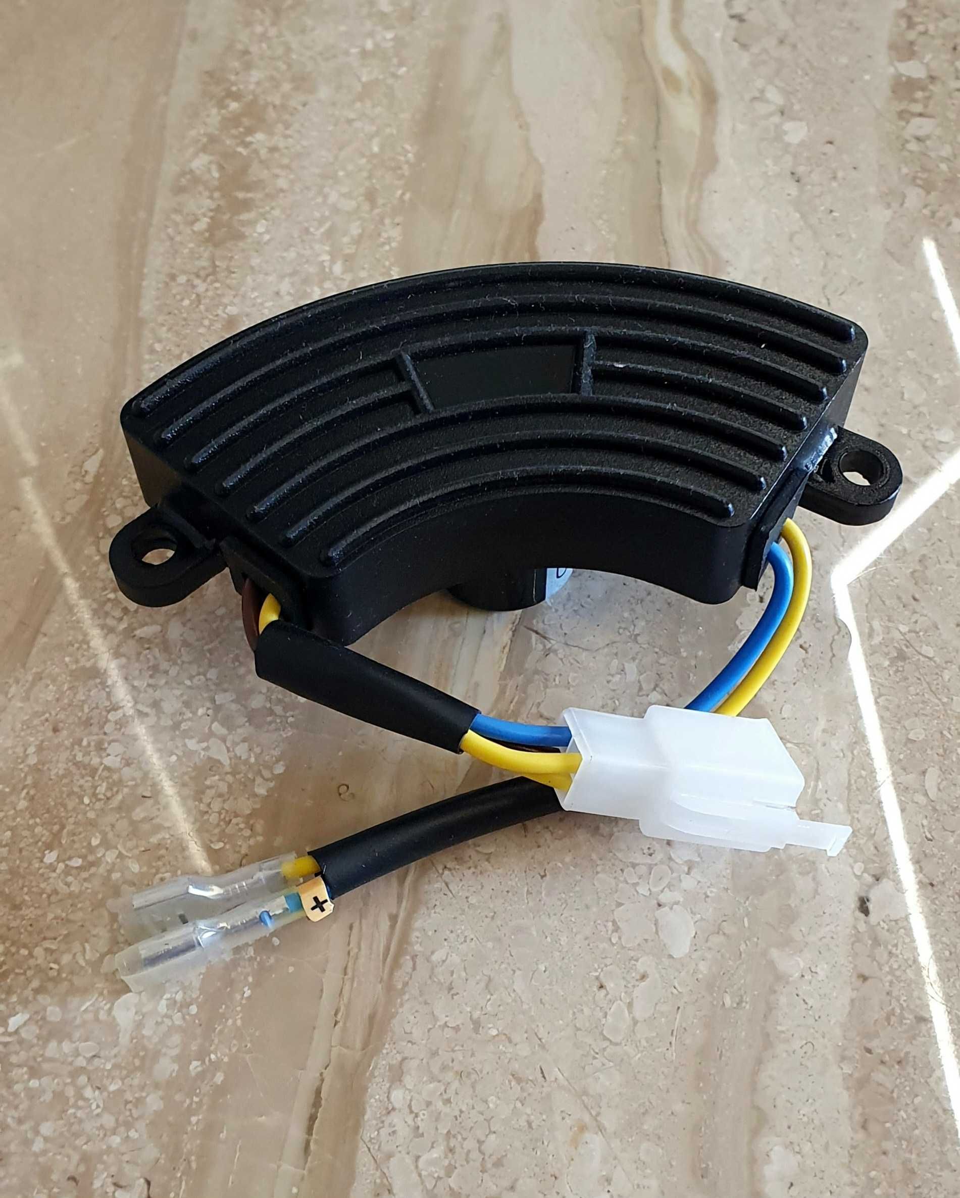 AVR регулятор напруги генератора 2- 4 кВт. 220v - 330 mF.