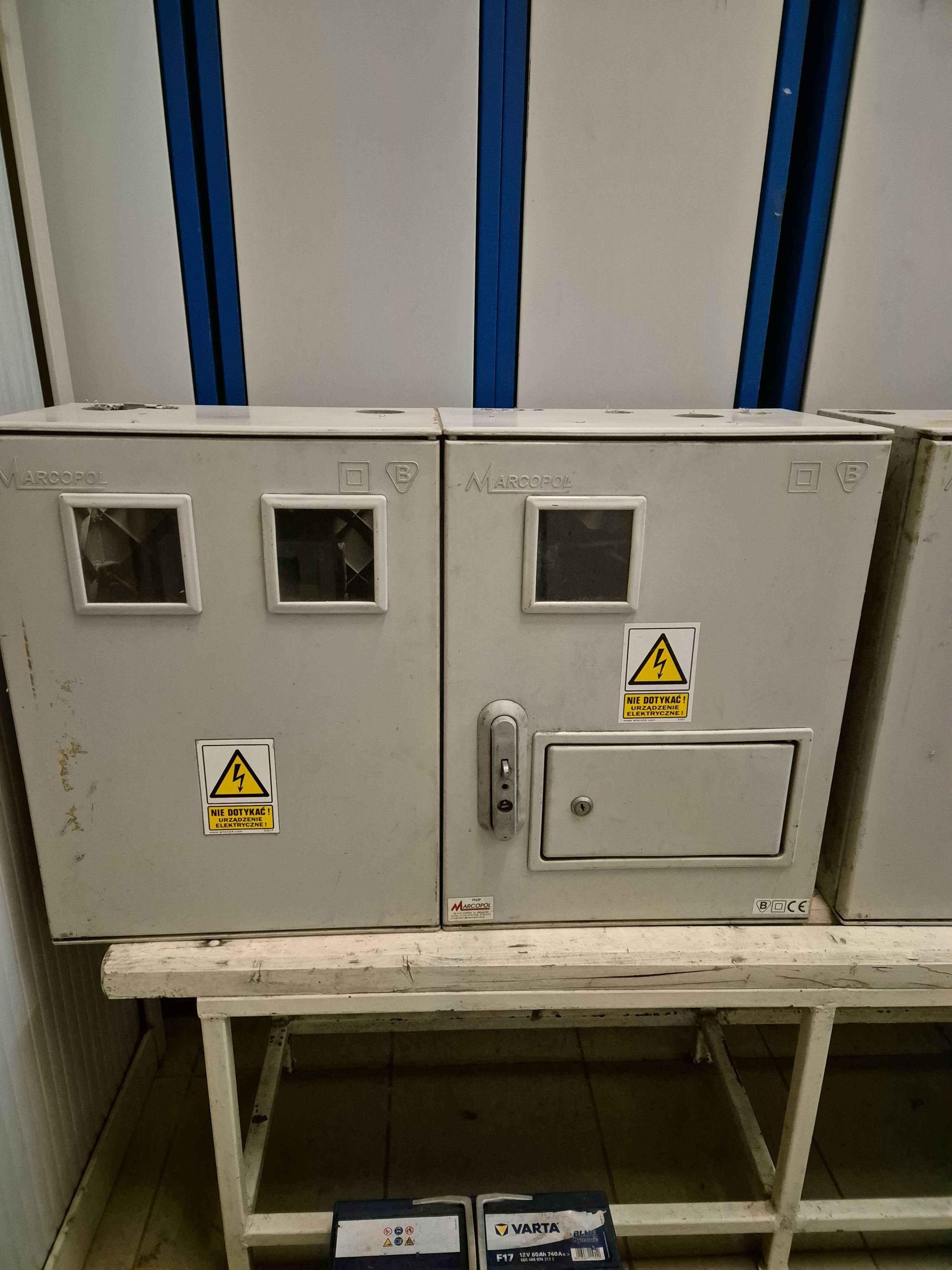 Skrzynki elektryczne rozdzielcze z bezpiecznikami