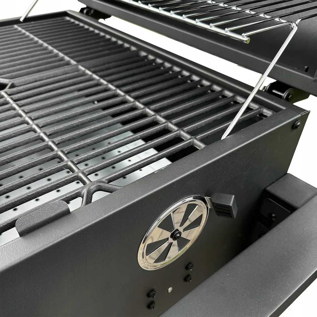 Duży grill węglowy żeliwny ruszt solidny trwały kółka półki termometr