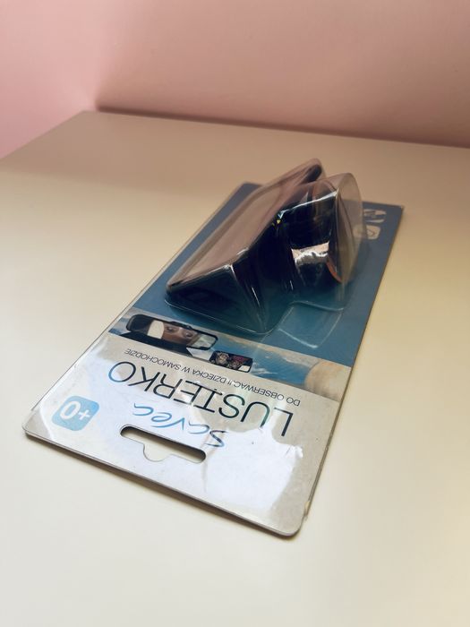 Lusterko do obserwacji dziecka w samochodzie