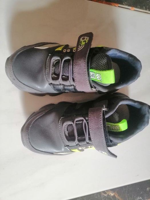 Кросівки як нові 30