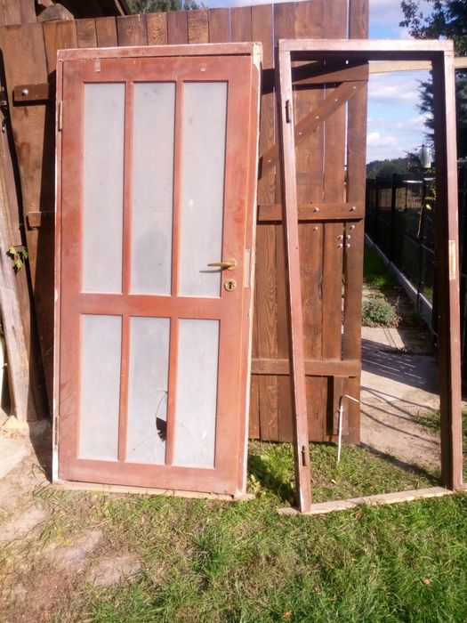 Drzwi wewnętrzne zdemontowane.