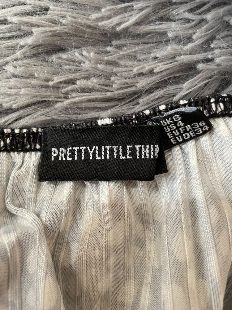 Плаття prettylittlething