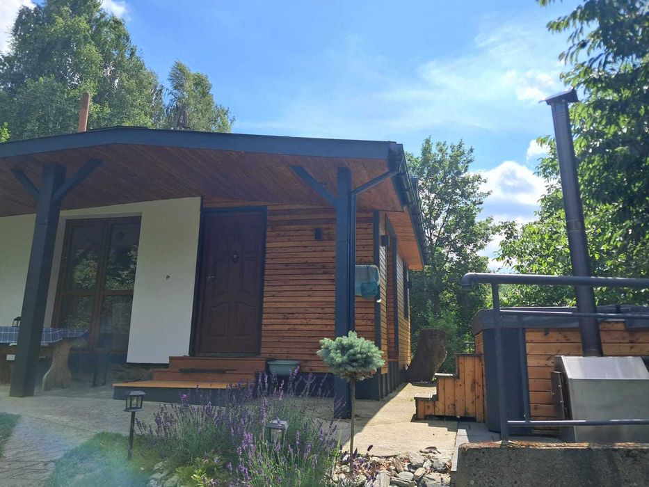 Domek z Jacuzzi nad Jeziorem Rożnowskim nocleg, relaks, cisza,