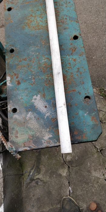 Профіль алюмінієвий