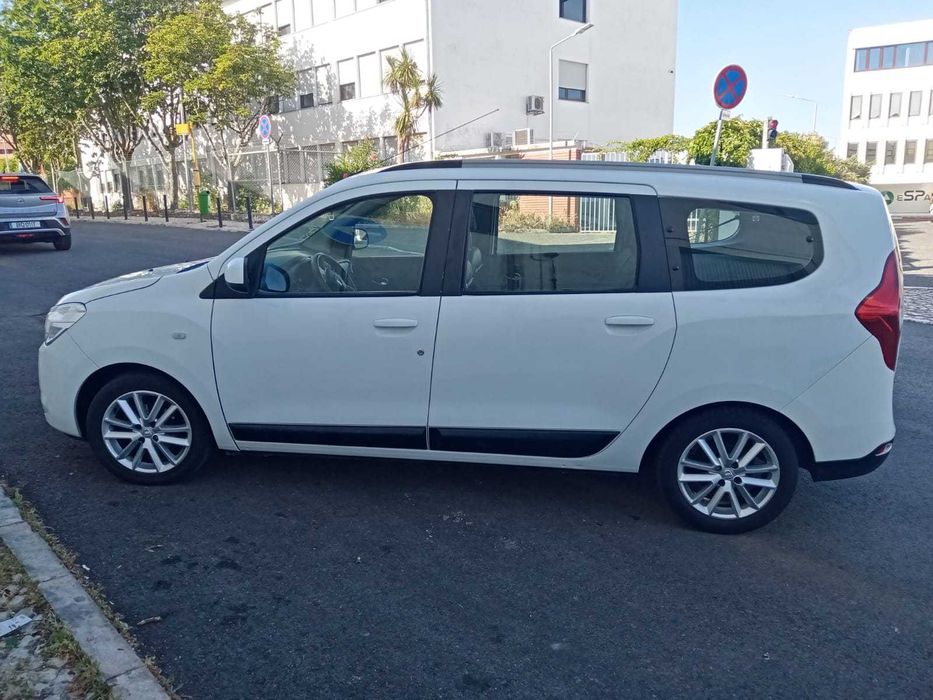 Dacia Lodgy 1.5 dCi Stepway 7L Branco