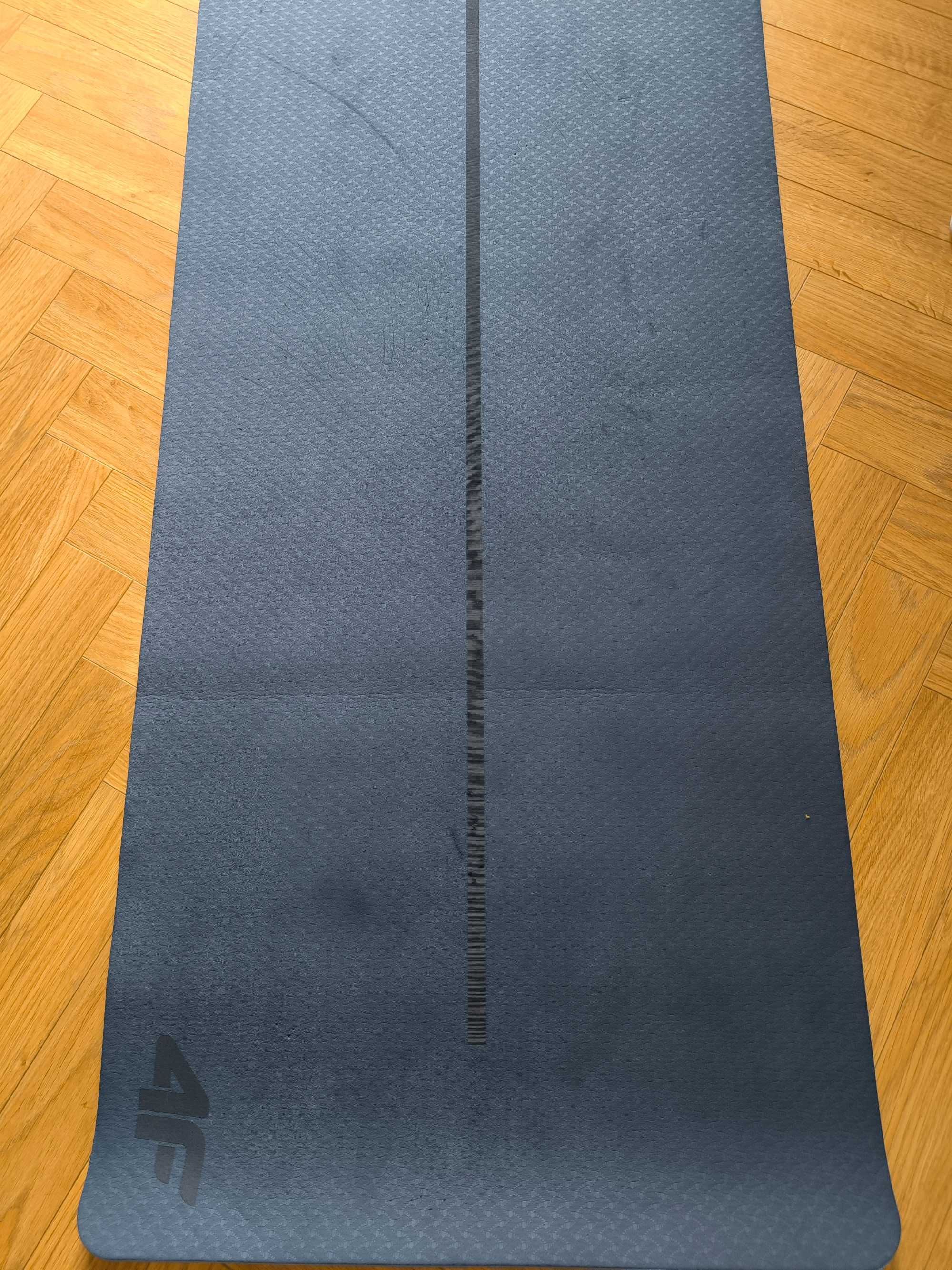 Mata do jogi antypoślizgowa 4F, grubość 6 mm