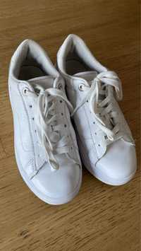 Białe sneakersy Tommy Hilfiger 36
