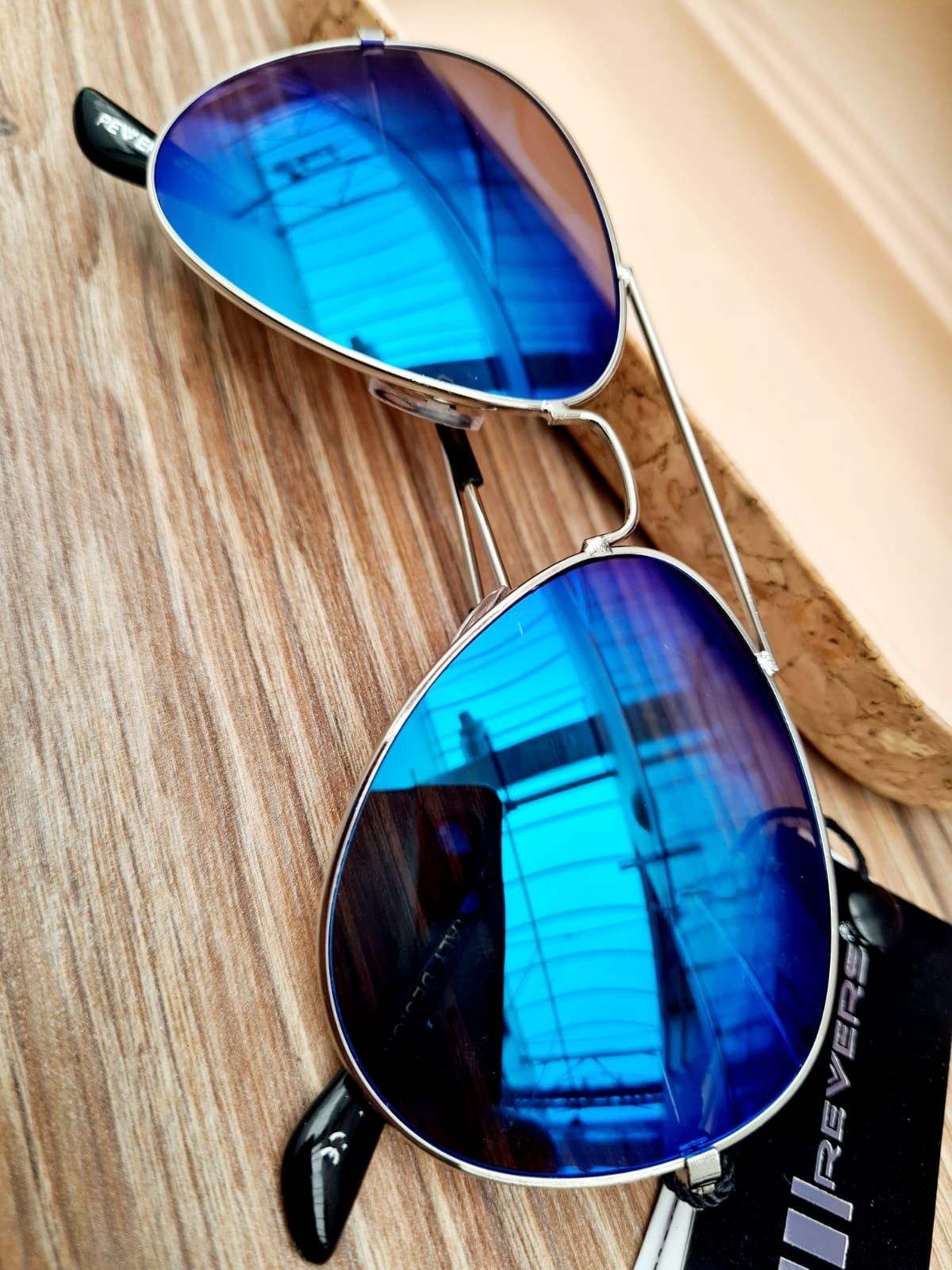 Nowe modne okulary przeciwsłoneczne Revers Aviator - moda