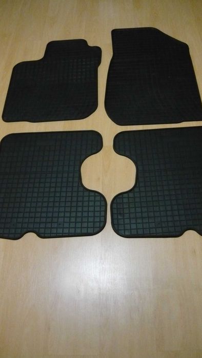 Dywaniki gumowe Dacia Sandero 2012 -2020 r.