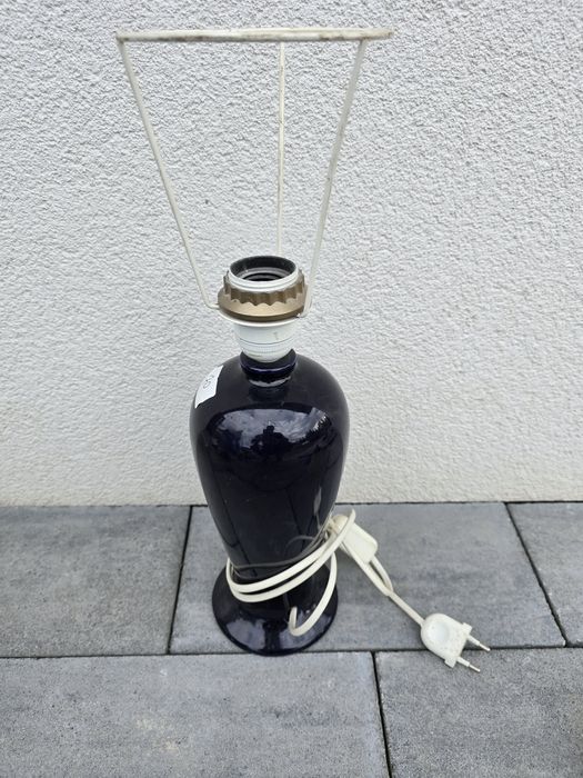 Niebieska szklana lampa