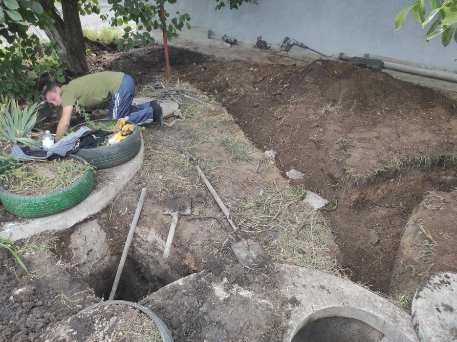 Очистим сливную яму или Септик любой сложности.