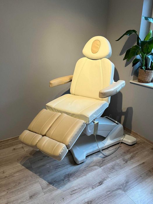 Fotel kosmetyczny elektryczny Azzurro 869AS - idealny stan