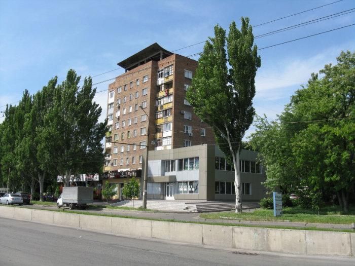 Продам трикімнатну на Перемозі
