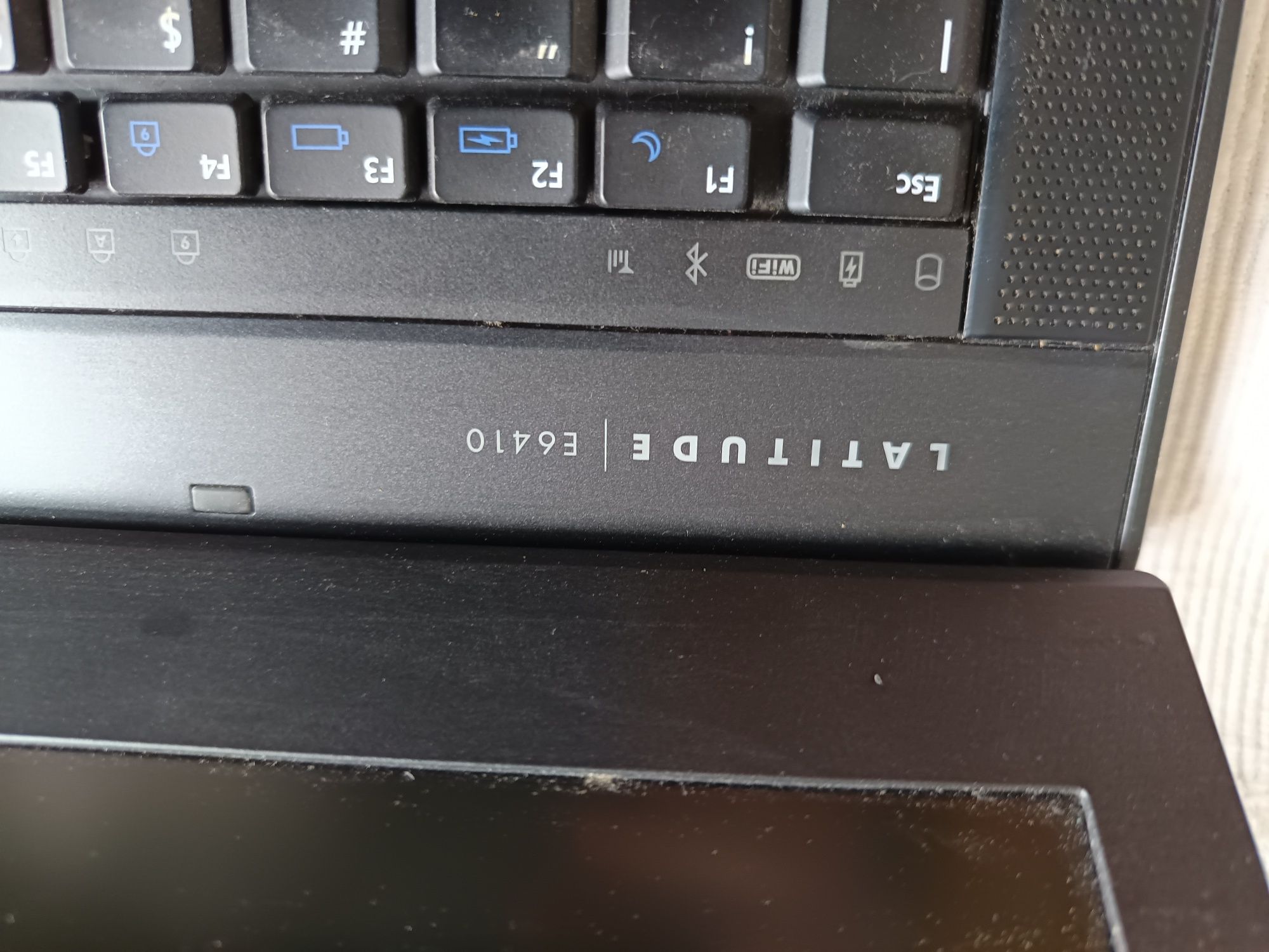 Portátil DELL Latitude E6410