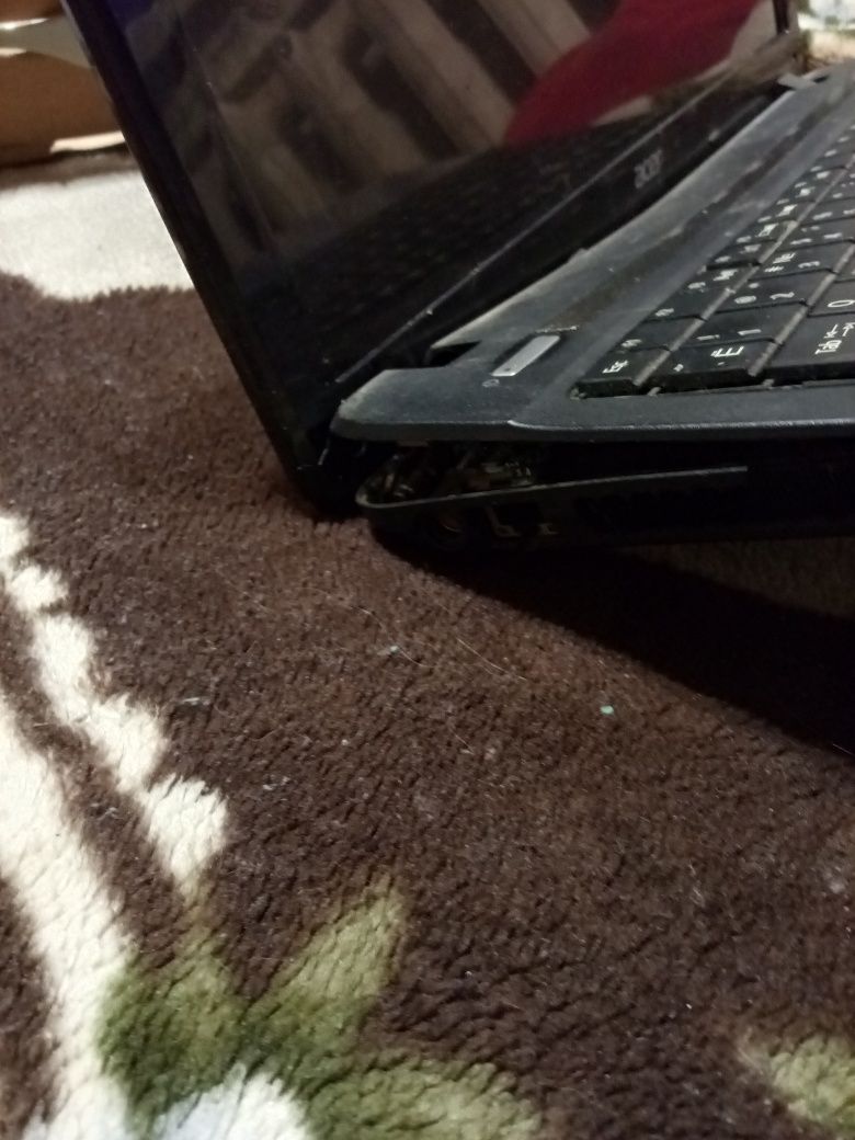 Продам очень срочно ноутбук Acer