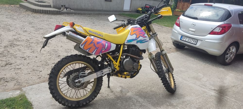 SUZUKI DR 350 Super Stan !