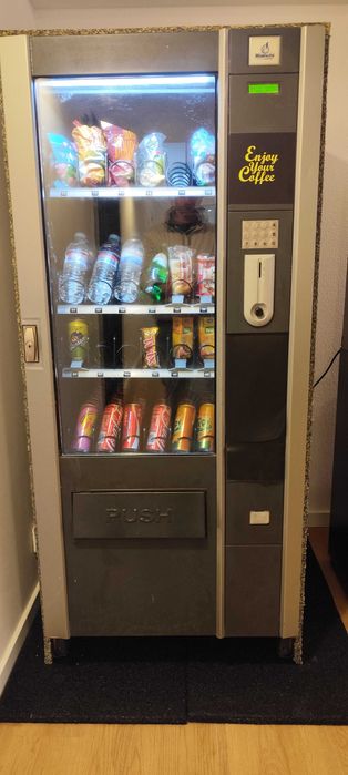 Maquina de vending com moedeiro