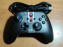 Kontroler PowerA Xbox i PC Pad przewodowy MASS Pad Mass Effect N7
