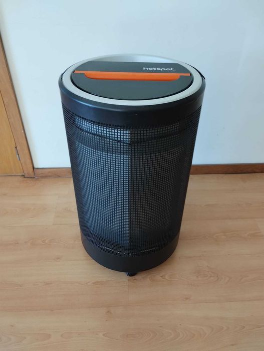 Aquecedor Hotspot preto com garrafa bp gas light butano 24l