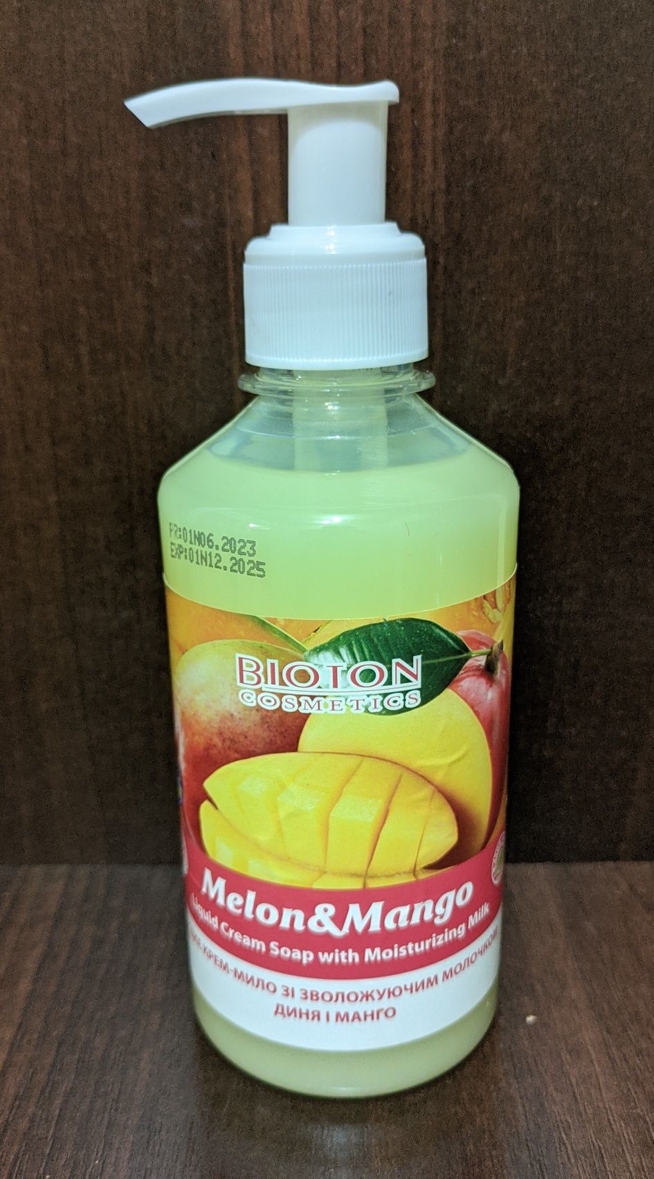 Крем-мыло с увлажняющим молочком Bioton Melon & Mango (арбуз и манго).