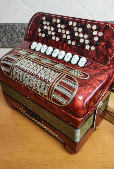 Acordeão Hohner de Botões à 3ª Voz - Acordeon