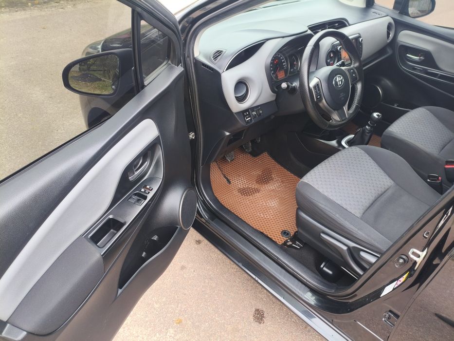 Продам TOYOTA YARIS 14р.в