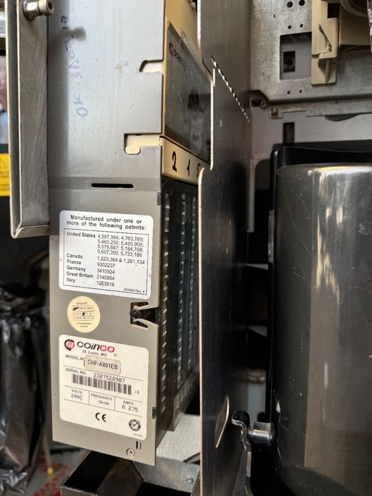 Вендінговий кавовий апарат saeco