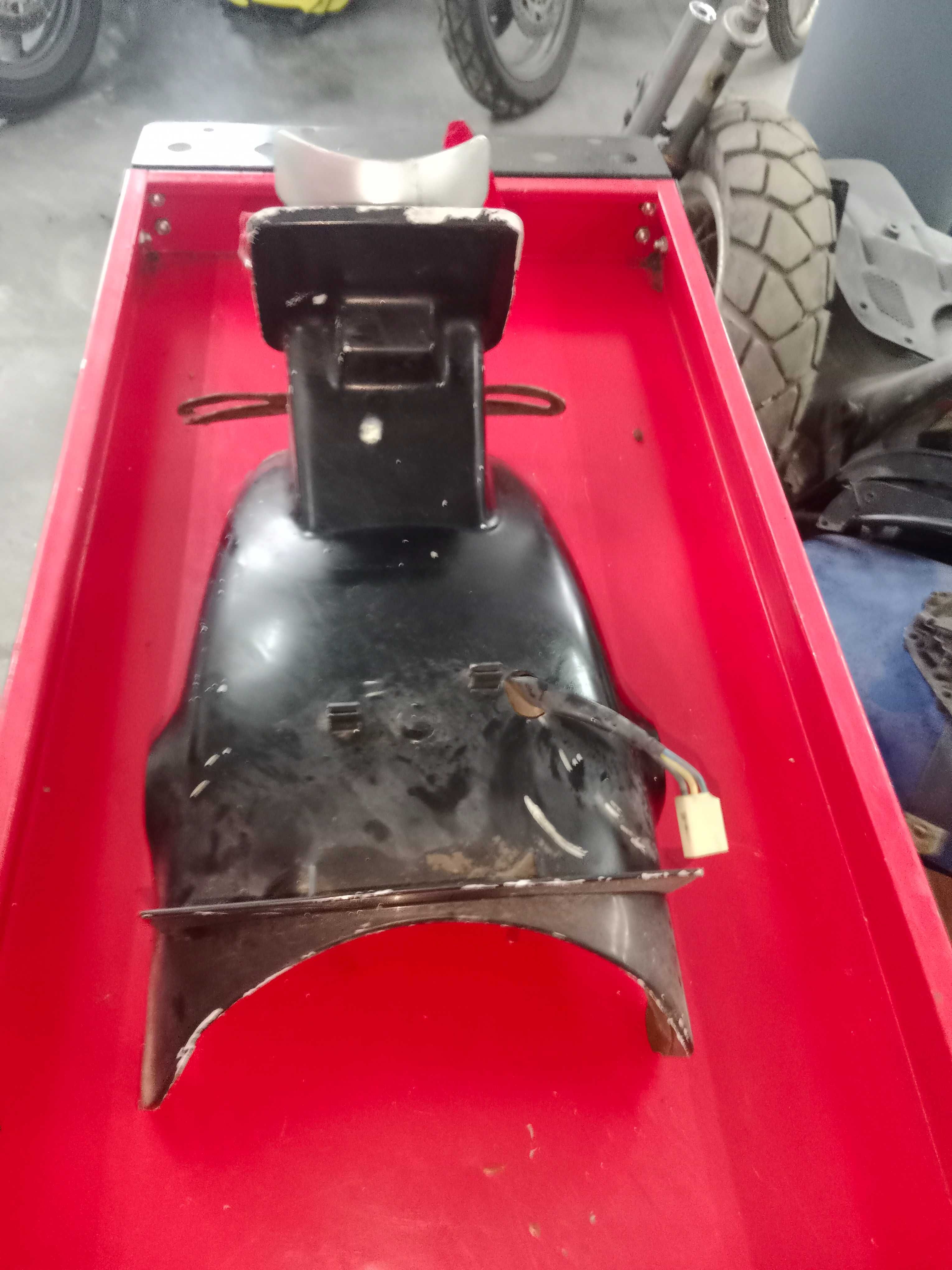 yamaha sr 125 sr125 błotnik tył tylny zadupek owiewka tylna