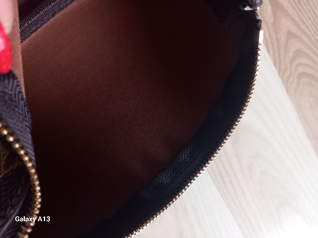 Louis vuitton mała torebka na ramię