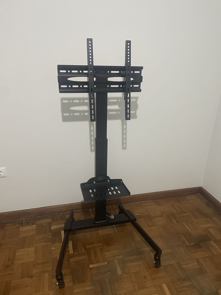 Movel / suporte de tv com rodas