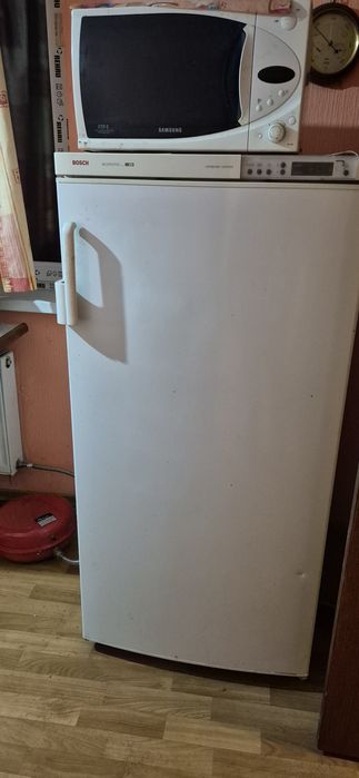 Продам морозильную камеру bosch б/у