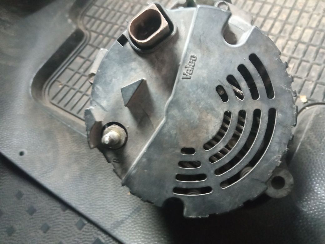 Продам генератор valeo A0111546202