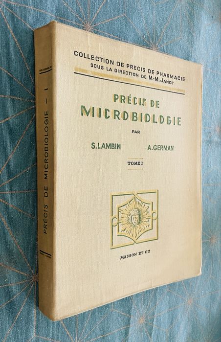 Précis de Microbiologie