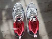 Buty sportowe damskie r.40