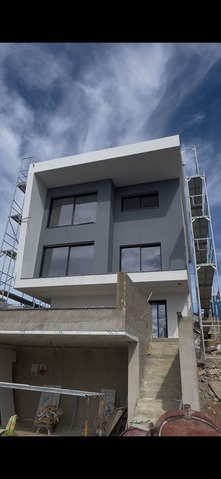 Isolamento térmico (Capoto),pinturas em geral com qualidade.