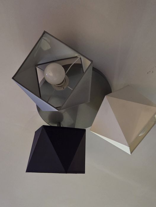 Lampy sufitowe do salonu