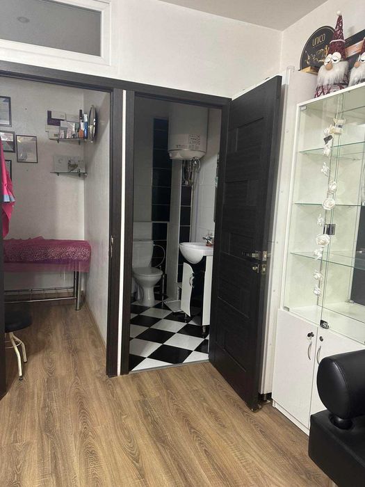 Сдам помещение в  Центре ,  метро Научная , свободного назначения