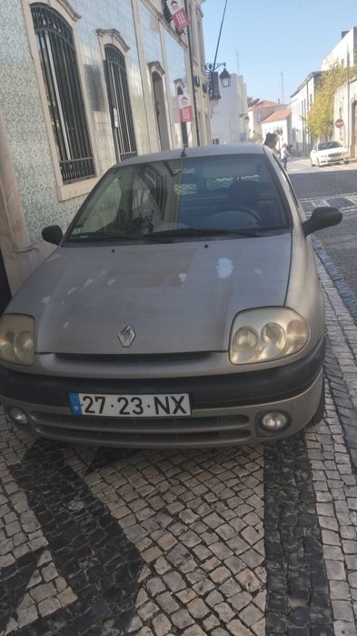 Vendo Clio comercial de 2 lugares 1.9