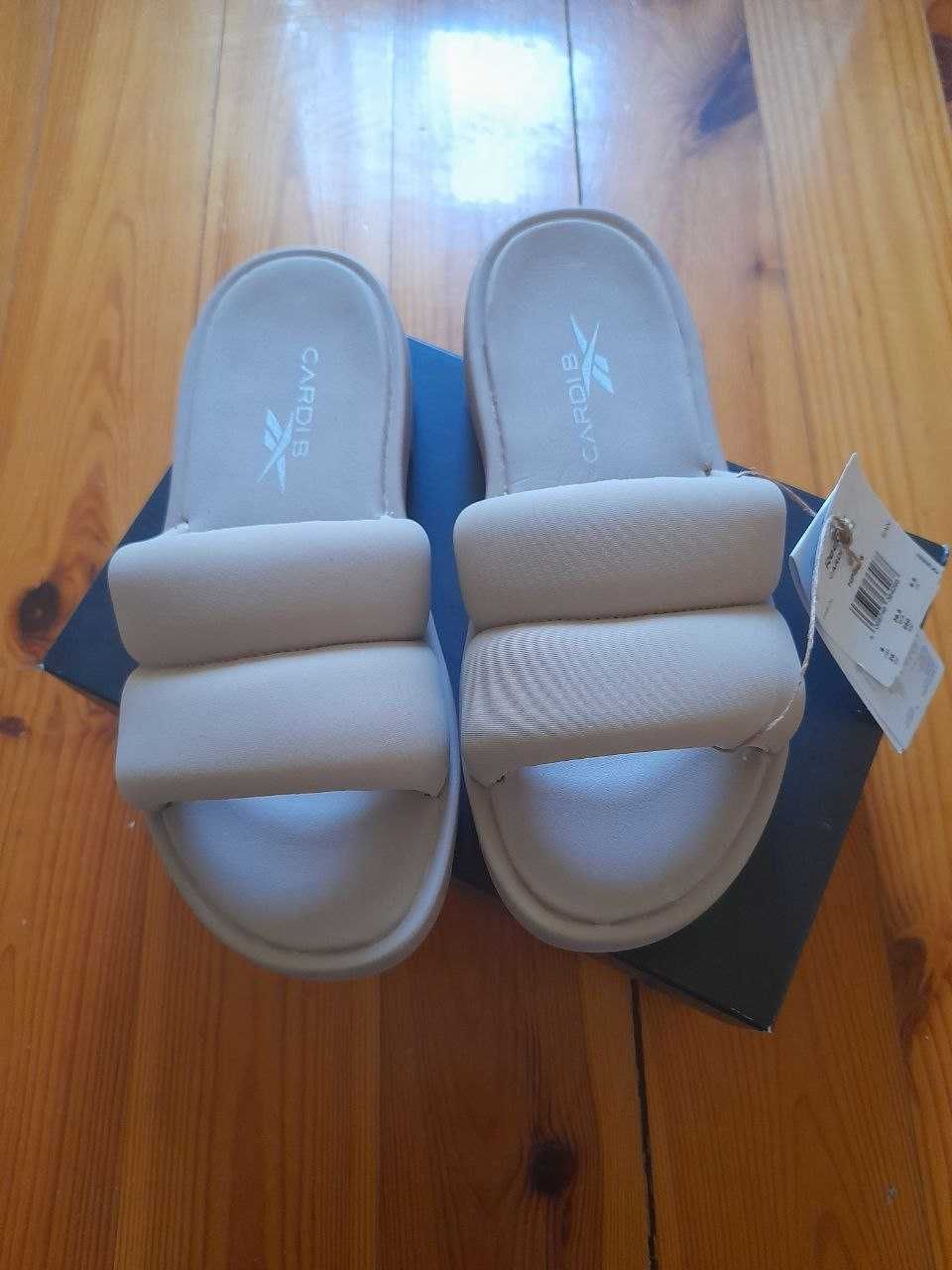 Reebook x Cardi b slides Kapcie