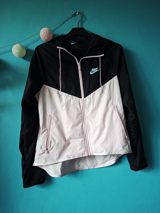 Czarno różowa kurtka przeciwdeszczowa Nike XS S M