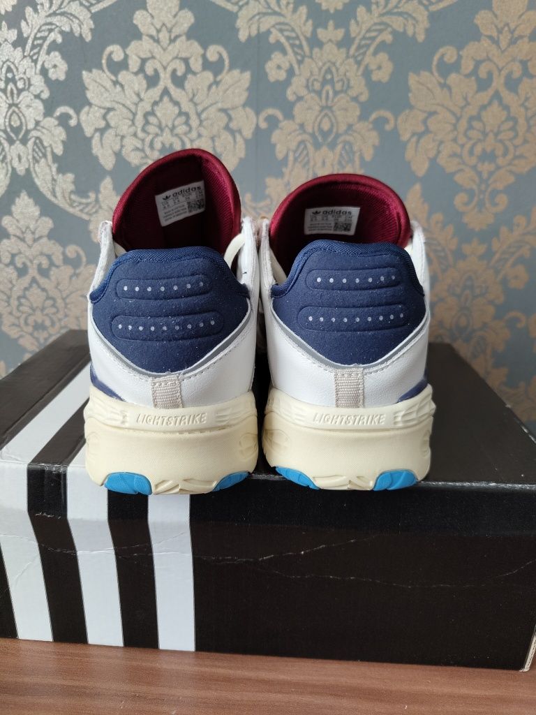 жіночі кросівки adidas niteball off white cream white