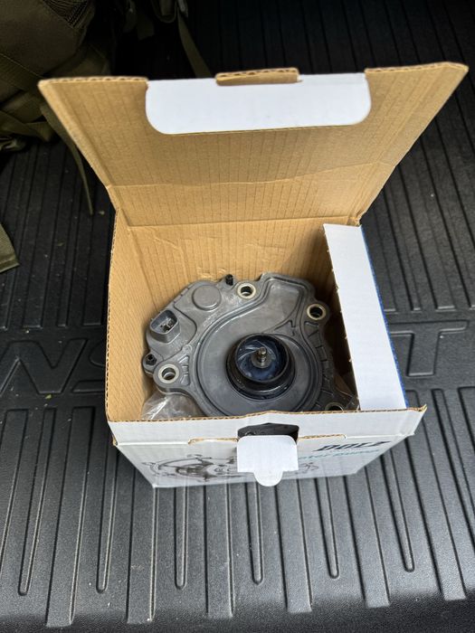 Помпа Honda insight