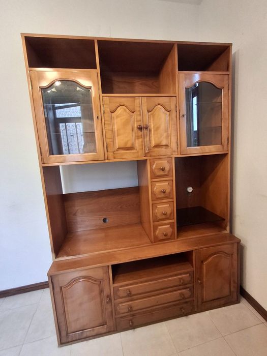 Mobilia de sala em pinho
