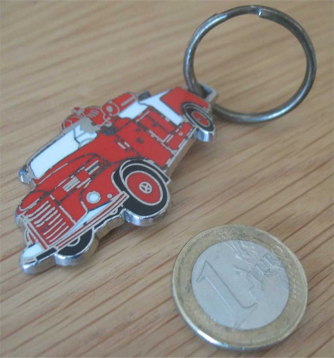 Porta-Chaves em forma de carro dos Bombeiros