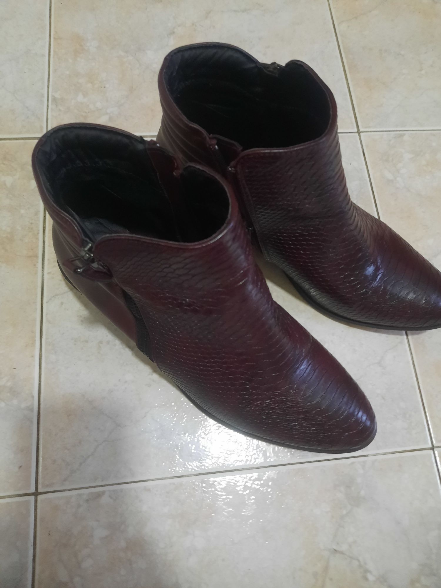 Botins bourdeux em pele Tamanho 40 como novos