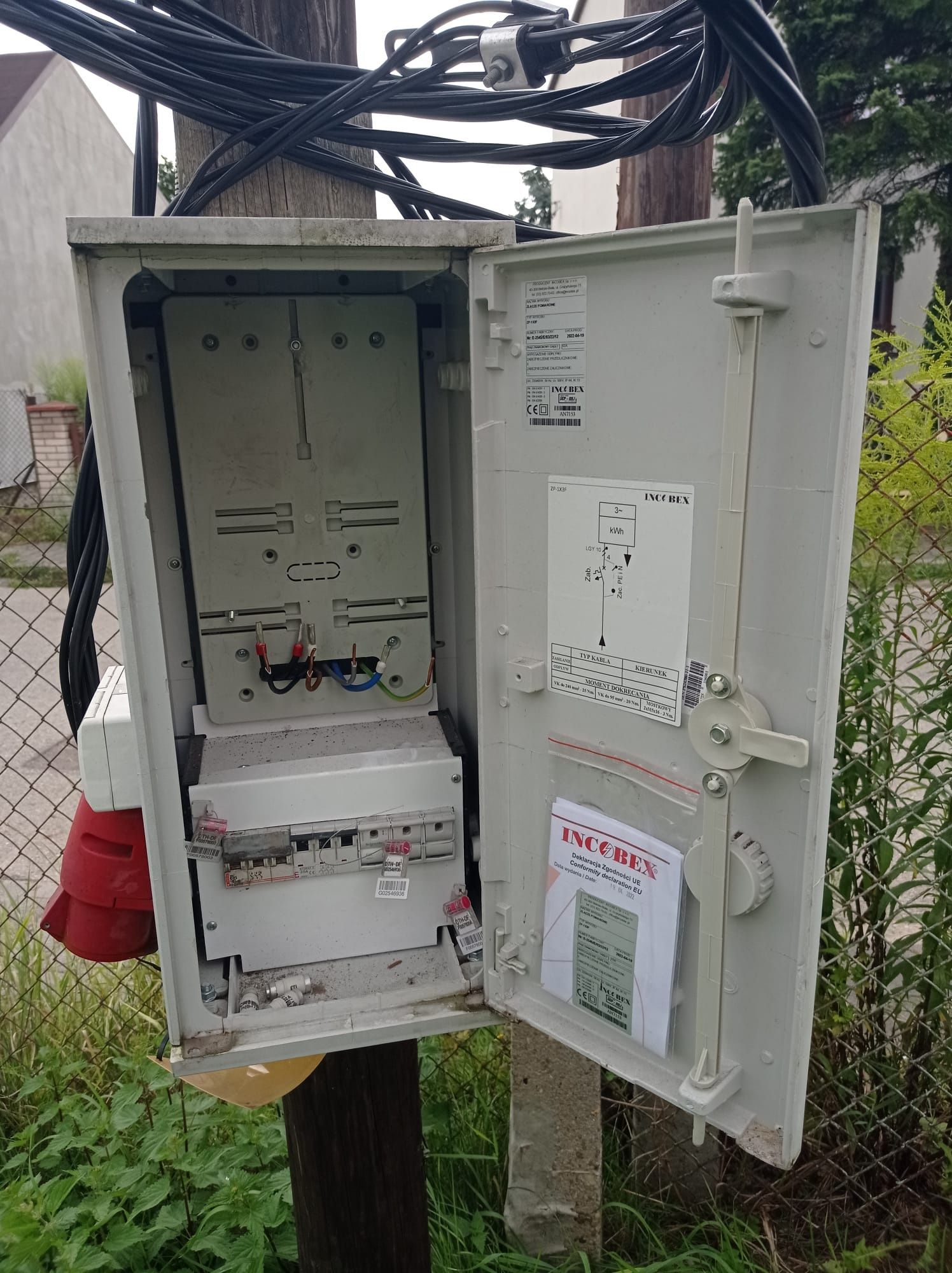 Słup elektryczny budowa domu